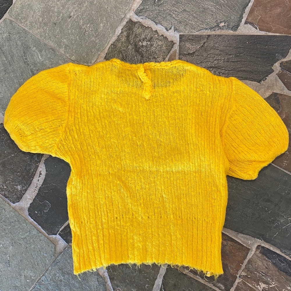 Vintage European handmade yellow sweater shirt crop top - Picture 2 of 2